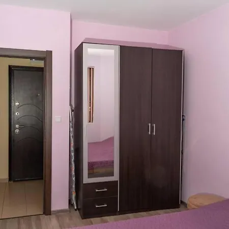 1 Bedroom Cozy And Comfortable Варна